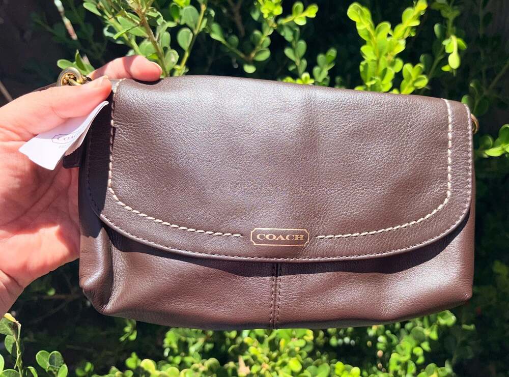 NWT Coach Campbell Leather Large Wristlet F50183 Bordeaux
